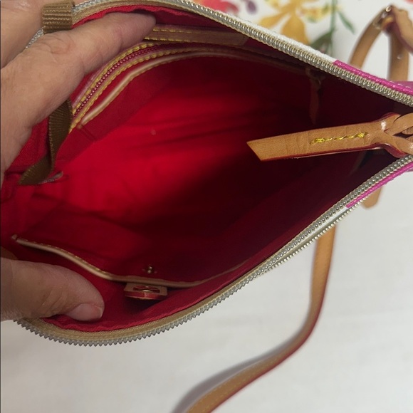 Dooney & Bourke Magenta and White Chevron Crossbody Bag Pebbled Leather - Picture 10 of 15